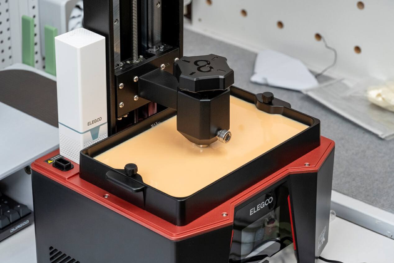 为了一套老头环雕塑连肝48小时,elegoo saturn 3 光固化 3d 打印机