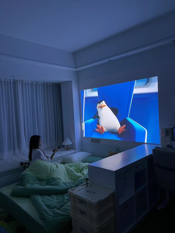 不用投影布什么墙都可以的投影仪,当贝new d3x投白墙也清晰